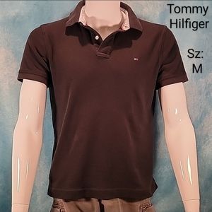💚Tommy Hililfiger Custom Fit Polo in Black 100% Cotton w/ Chest Logo